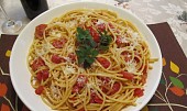 Testoviny s italskou slaninou"Pancetta" , rajcaty a Pecorino Romano syr