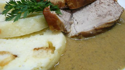 Vepřová plec na zelenině a houbách