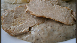 Vepřová plec na zelenině a houbách