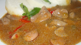 Vepřové ledvinky na zázvoru, uzenině a paprikách