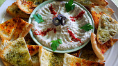 Babaganoush (pomazánka z lilku) s pita trojhránky