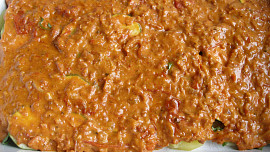 Brambory s pikantním klobásovým bešamelem