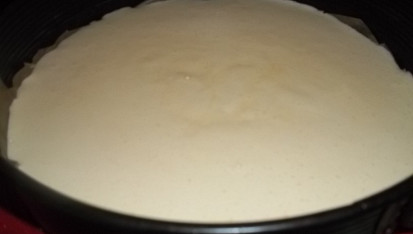 Čokoládová dobrůtka mého "taťuldy", těsto ve formě...