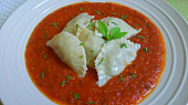 Domaci houbove ravioli s pecenou omackou