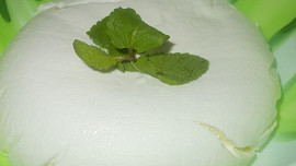 Rajská jablíčka, plněná domácí lučinou s vejci a křenem