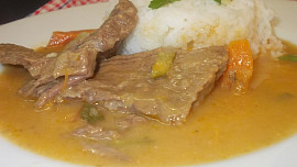 Hovězí plátky na cuketě, patizonu, mrkvi a celeru