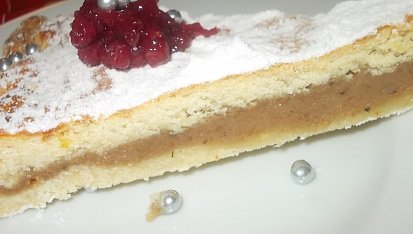 Křehký ořechový moučník