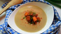 Krémová česneková cibulačka