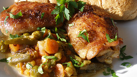 Kuřecí na letní zelenině a víně v PH