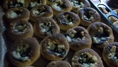 Kynuté koláče višeň, upečeno...