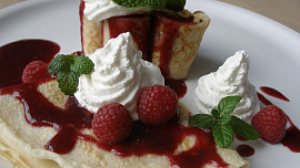 Malinová vášeň s palačinkami