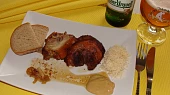 Marinované a pak pečené vepřové koleno