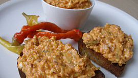 Pikantní pomazánka ze zbylých bílků