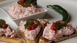 Pomazánka jalapeňo a lá losos