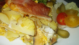 Žampionové brambory s česnekovou kýtou a  mozzarellou