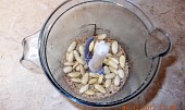 Rohlíčky z lískových oříšků a mandlí, přidané spařené mandle-  pomelem