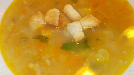 Jemná, rybí polévka z tilapie