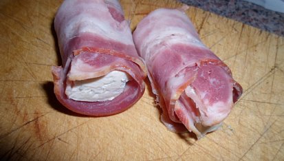 Siven plněný Nivou v anglické slanině