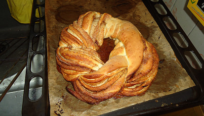Skořicový pletenec (Estonský kringel), můj pletenec