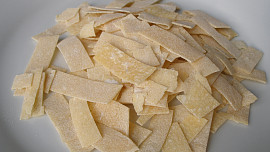 Sváteční kaldoun s dvojími knedlíčky a smetanou