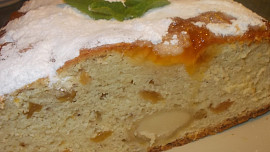 Tvarohová štola s  marcipánovou náplní, oříšky a ovocem