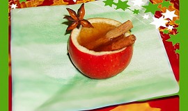 Vánoční drink pohoda v jablečném pohárku