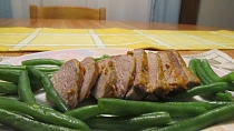Veprova panenka s javorovym sirupem a dijon horcici