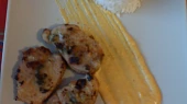 Vepřové medailonky s pikantní omáčkou a rajčatovou rýží, na vyšší gastronomii prostě nemám buňky ...
