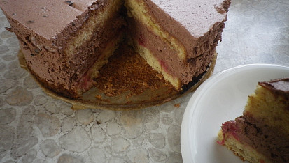 Bezlepkový pařížský dort s malinami
