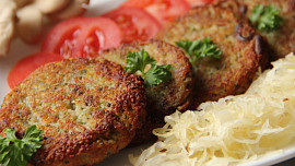 Bramboráky nastavované kuskusem s hlívou