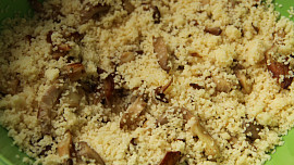 Bramboráky nastavované kuskusem s hlívou