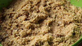 Bramboráky nastavované kuskusem s hlívou