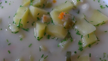 Bramborová polévka s tvarůžky