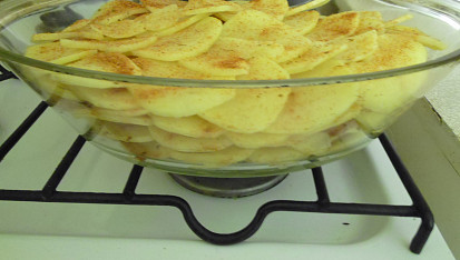 Brambory na smetaně, připravené do trouby