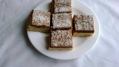 Buchta s čokokysankou