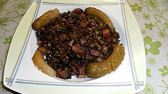 Čočka s uzeninou jako minutka