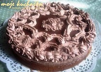 Čokoládovo-marcipánový dort s pařížskou šlehačkou