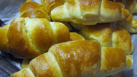 Croissanty s mandlemi