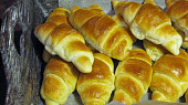 Croissanty s mandlemi