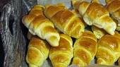 Croissanty s mandlemi