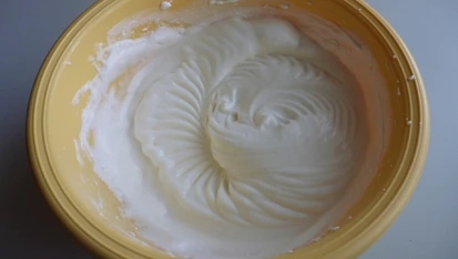 Dvoubarevná roláda s marmeládou