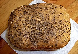 Kmínový výborný chléb z domácí pekárny