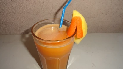 Mangový nápoj s mrkví