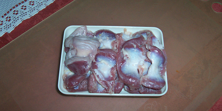 Míšeninka zapečená v lasturách svatojakubských mušlí (kuřecí žaludky - syrové)