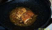 Nepečené vepřové maso (maso dušené ve woku)