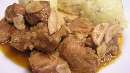 Ostré kostky s česnekem a celerem
