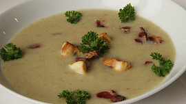 Petrželová krémová polévka se žampiony