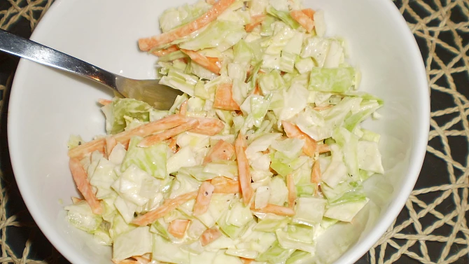 Salát Coleslaw 3, a hotovo