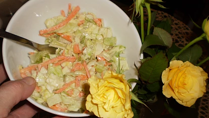 Salát Coleslaw 3, trochu ujedeno od manzela