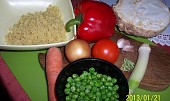 Salát z těstovin a syrové zeleniny, suroviny